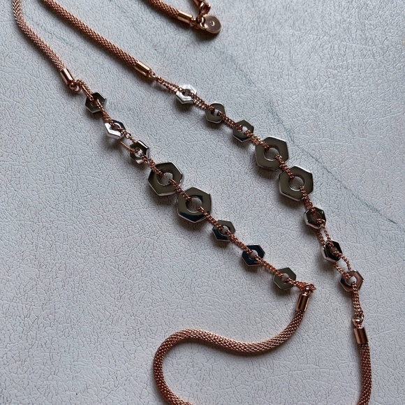 MARC BY MARC JACOBS 'Bolts' Long Station Necklace Rose Gold - Picture 3 of 3